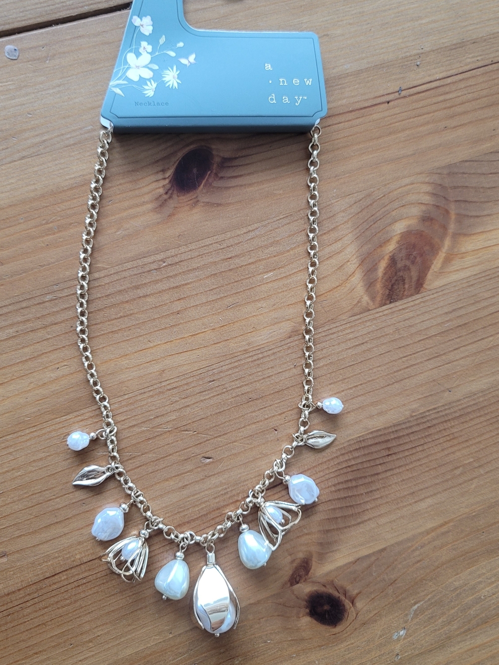 NWT A New Day Necklace